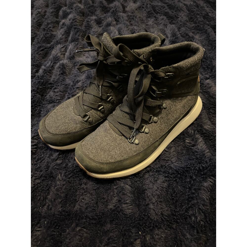 Merrell Women’s Wool Blend Boots Size 7 Gray Lace-Up Hiking Outdoor EUC